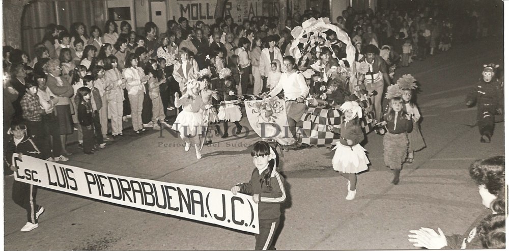 Desfile del estudiante 1985. Colección Nuevo Día.