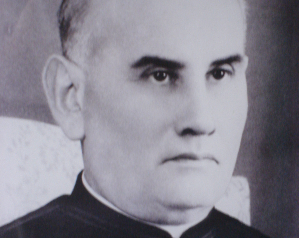 Antonio Mosso, el primer párroco de Leones